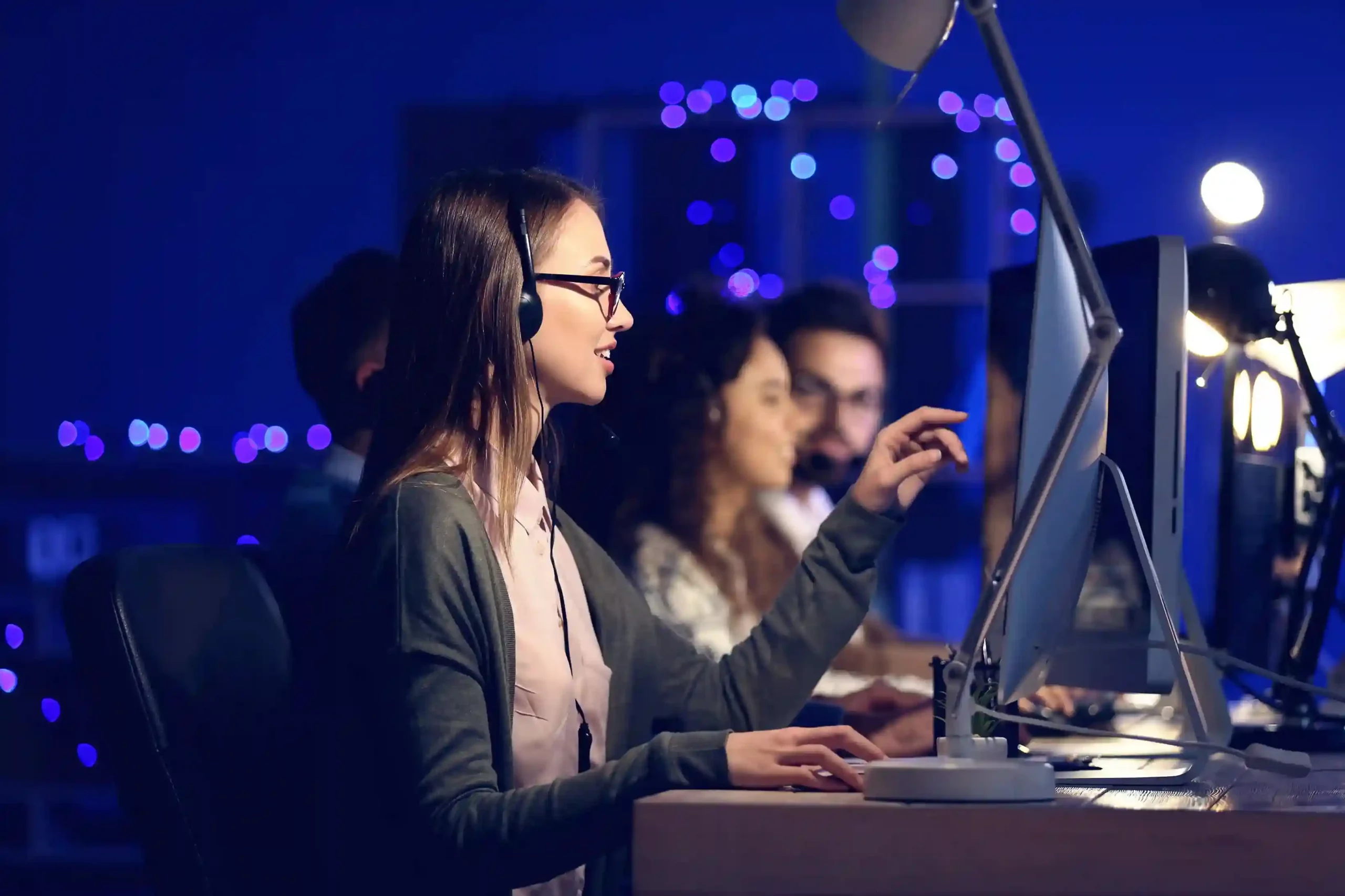 A contact center agent carefully manages her workflow and starts the next outbound call once she confirms availability through the power dialer interface. An outbound agent reviews call details on her screen and initiates the next dial only when she is fully prepared to engage the customer.