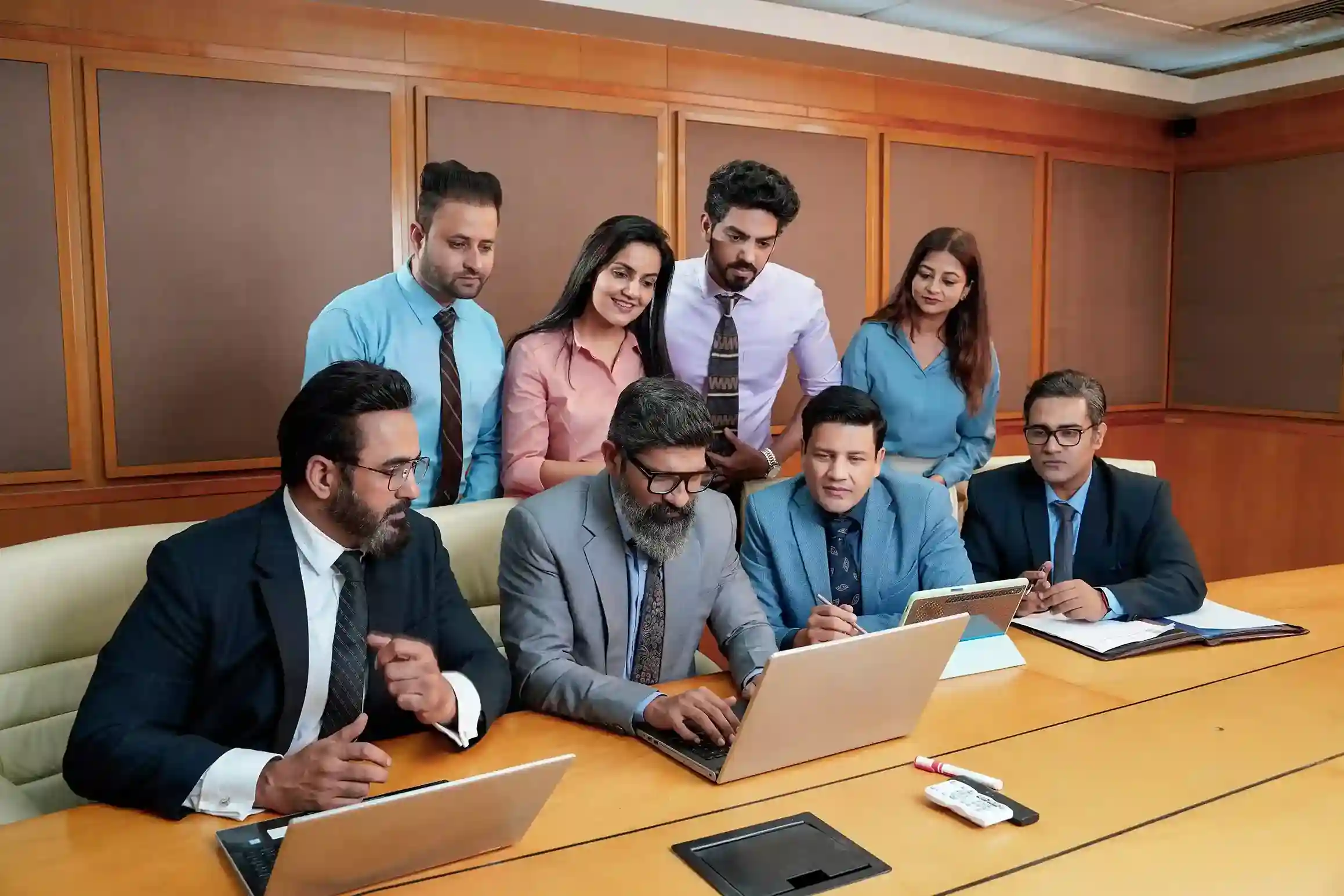 As an active interaction unfolds, agents and specialists quietly exchange insights through private chat to identify solutions and keep the call moving forward. Gathered around shared screens, team members consult each other through private chat during an active interaction to resolve a complex issue without delaying the customer.