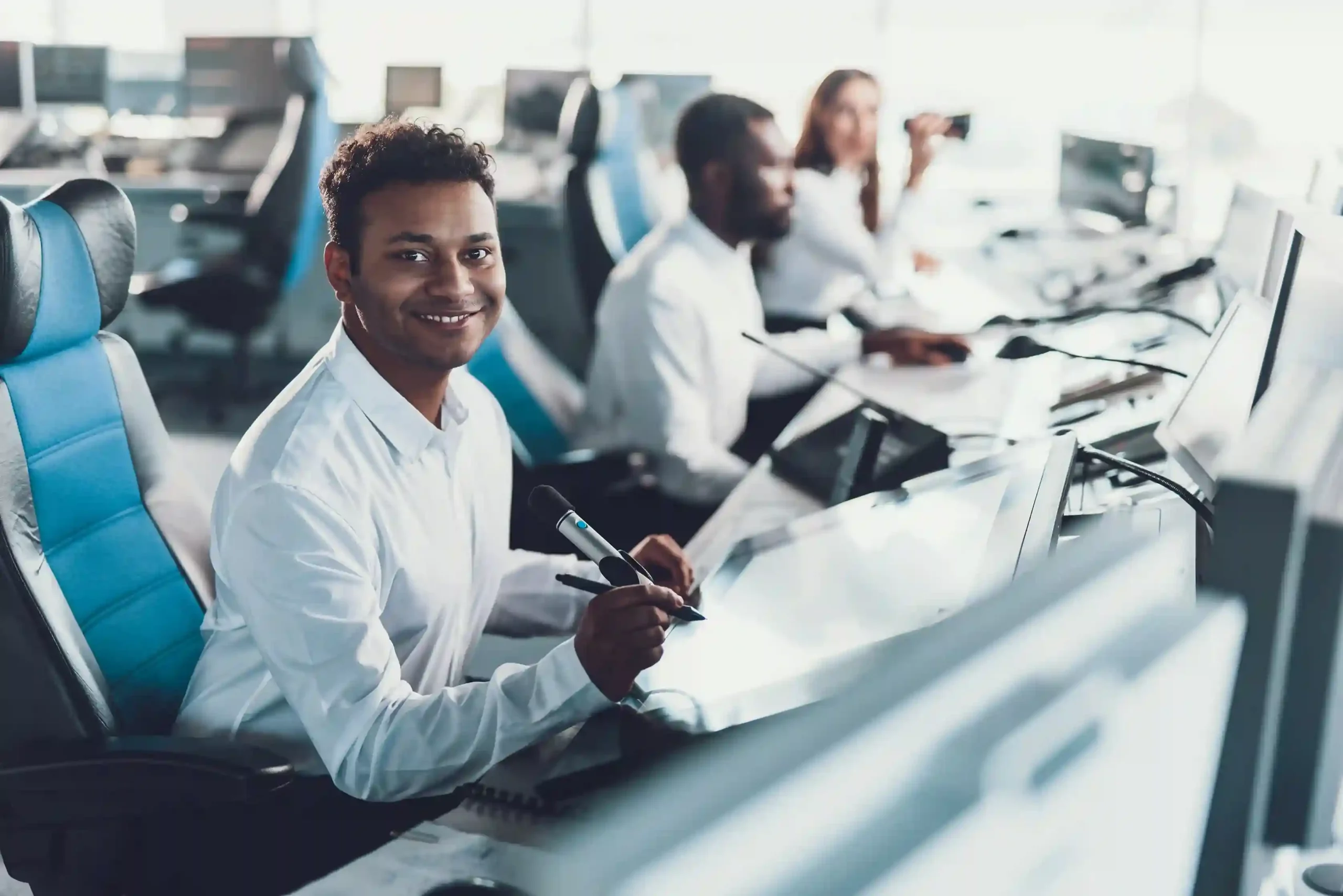 While coordinating with other teams in a busy control environment, a specialist relies on smart routing to ensure calls reach the correct destination without interruption. An operations professional monitors multiple communication channels while directing incoming calls to the right department using flexible routing rules.