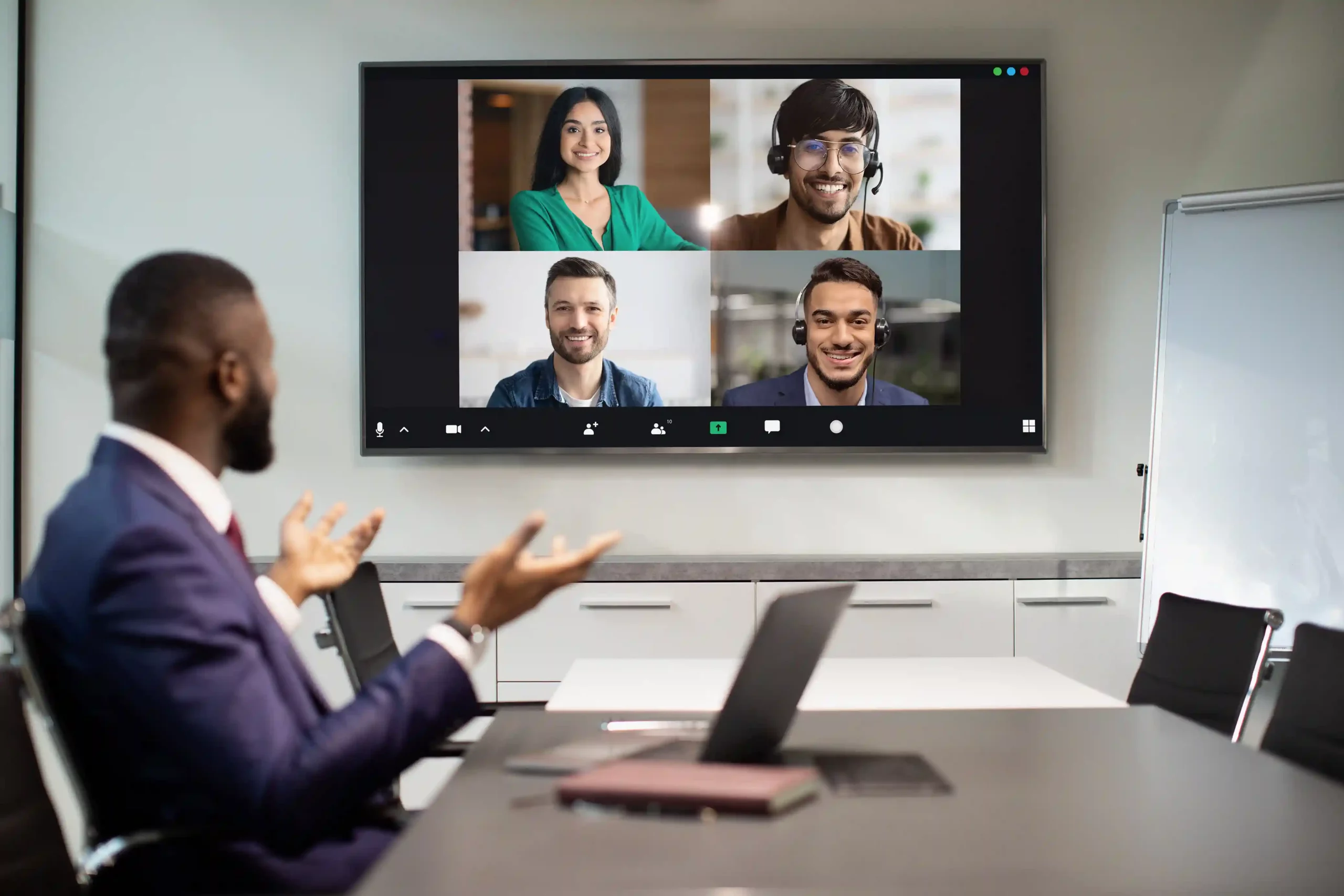 As agents engage in an active interaction, a supervisor provides discreet instructions through private chat, helping resolve issues smoothly in real time. During a live video discussion, a supervisor privately guides agents through a complex interaction, ensuring they receive help without interrupting the customer experience.